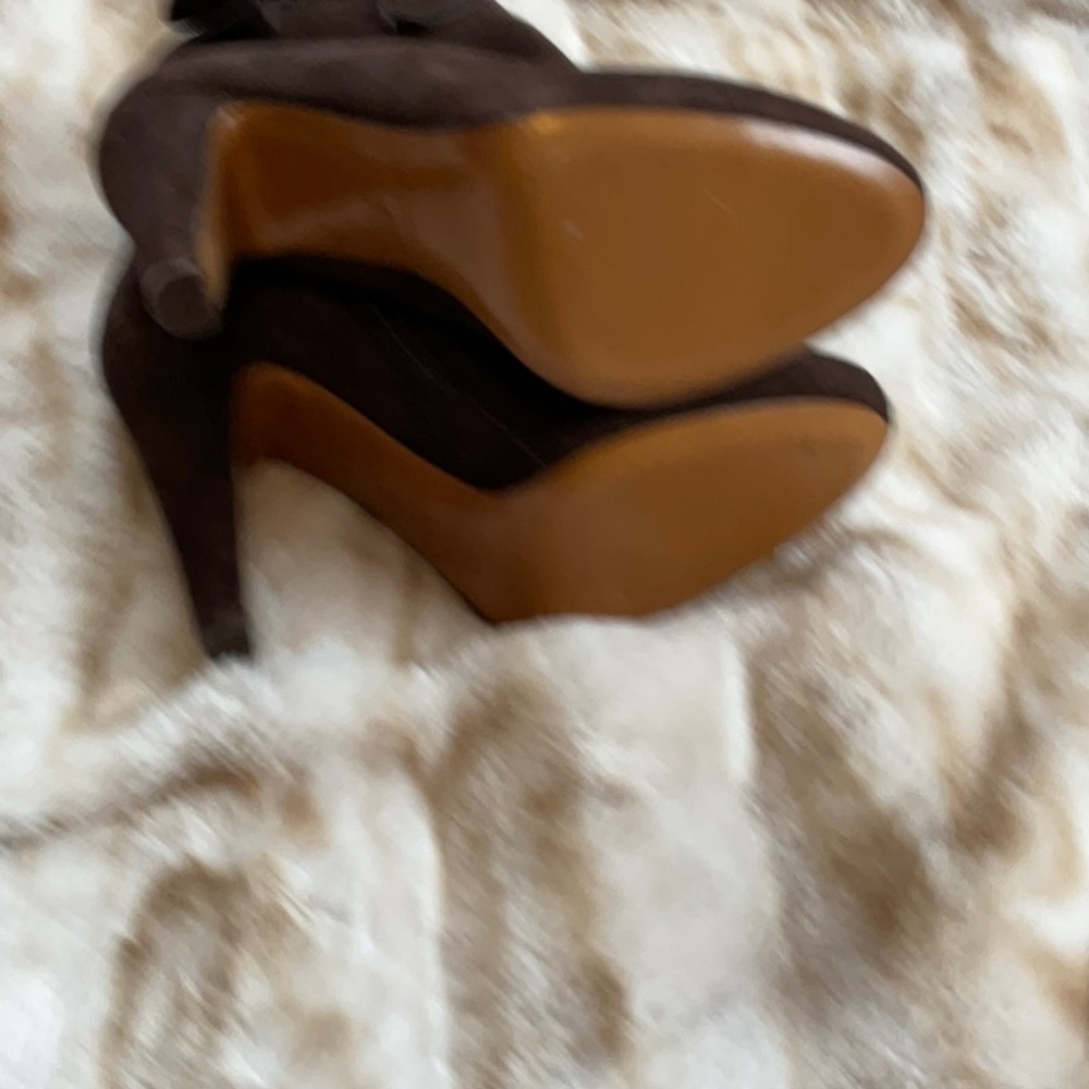 High heeled bootie - Picture 3 of 5